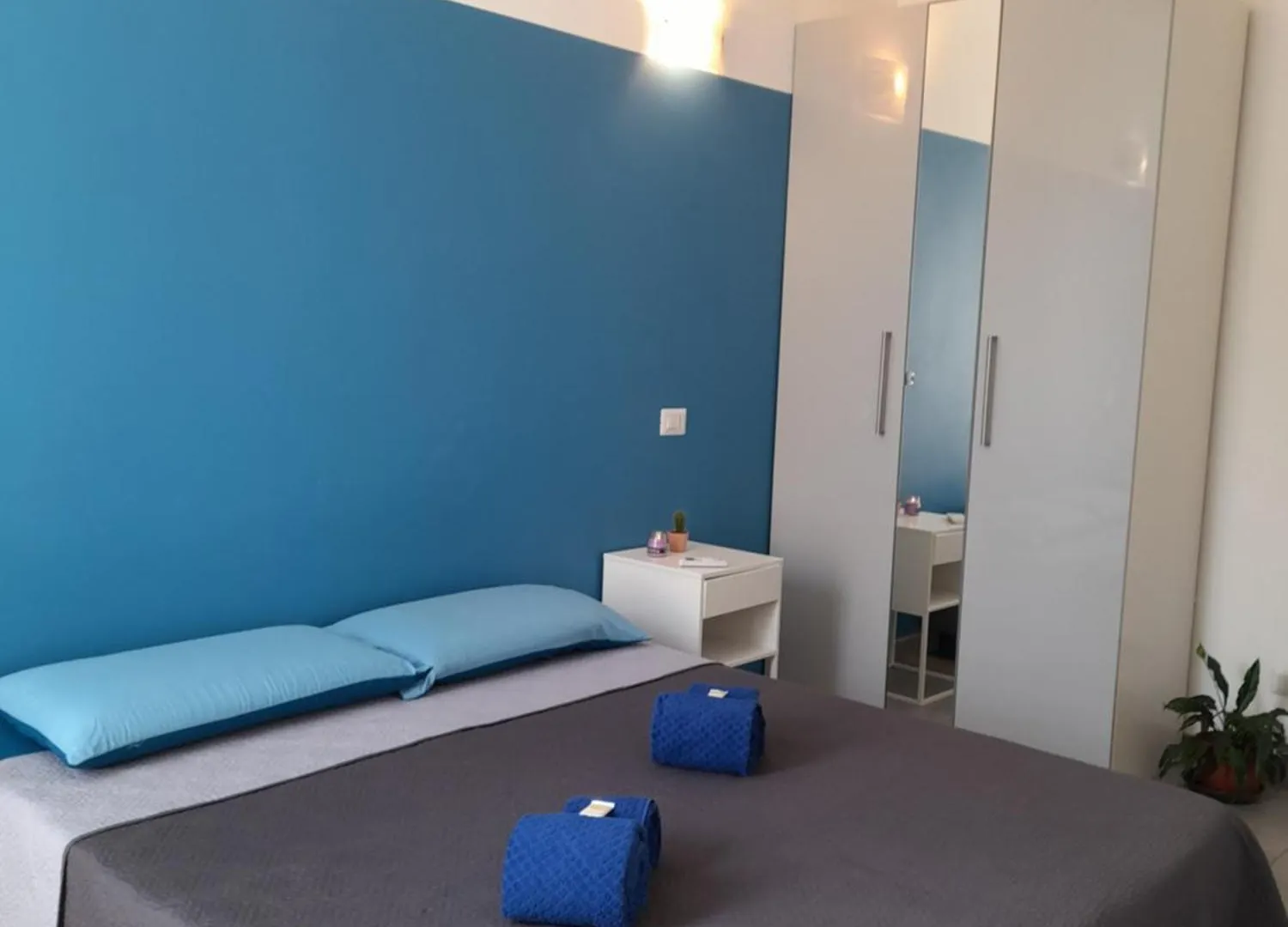 Guest house -L' Oasi Del Turista, Room2- Central Station Milan