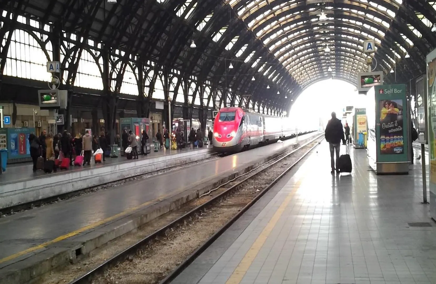 Guest house -L' Oasi Del Turista, Room2- Central Station Milan