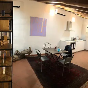 Pensión Isola Libera, Milán